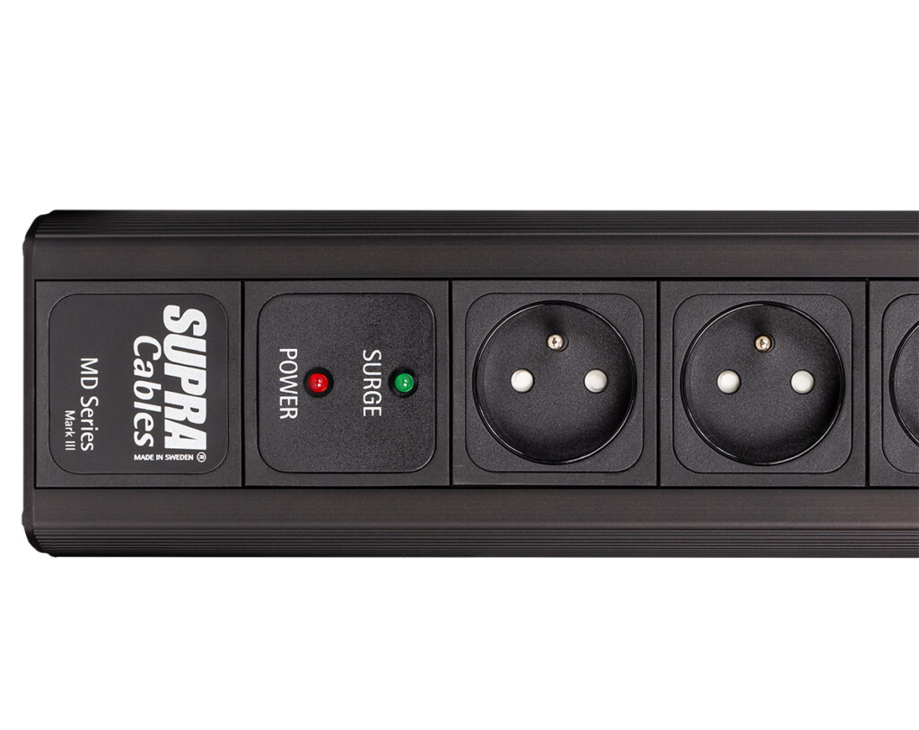 MAINS BLOCK MD06-BE/SP SPC BLACK SWITCH